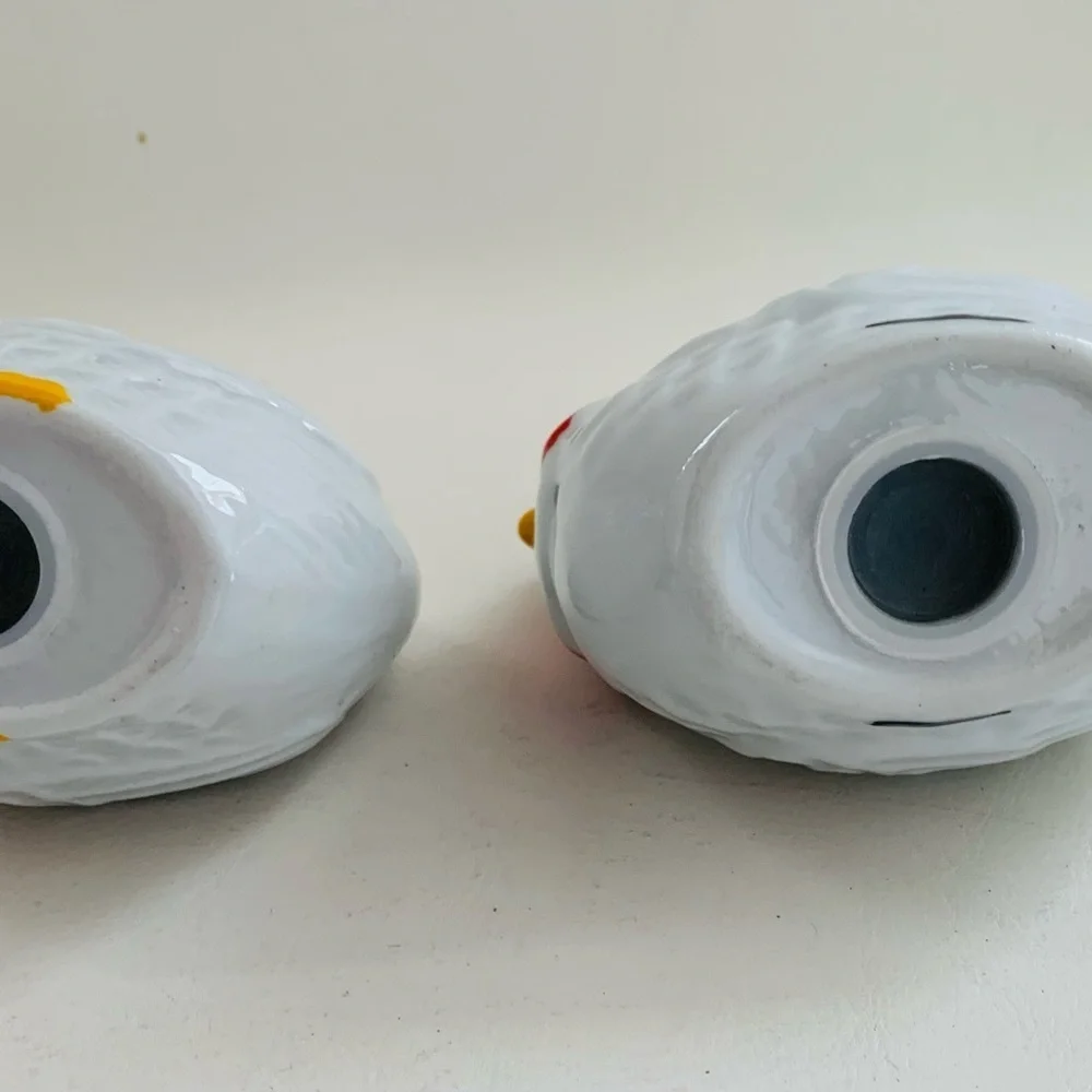 White Chicken  Salt and Pepper Shakers Set Hen - Rare & Very Nice!